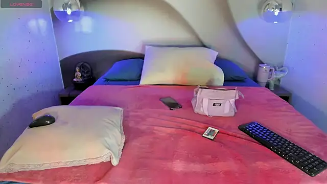 Snapshot of LottiCarter chatting on April 2026 07:55:01 PM LottiCarter online show from April 2026 07:55:01 PM