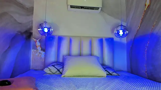 Snapshot of LottiCarter chatting on April 2026 07:58:02 PM LottiCarter online show from April 2026 07:58:02 PM