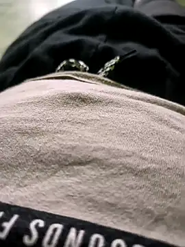 Snapshot of karthick25 chatting on October 2025 06:25:01 AM karthick25 online show from October 2025 06:25:01 AM