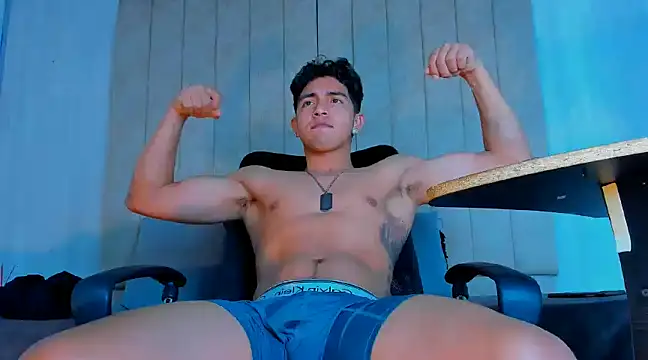 Snapshot of Muichiro_tokito1 chatting on January 2025 10:44:02 PM Muichiro tokito1 online show from January 2025 10:44:02 PM