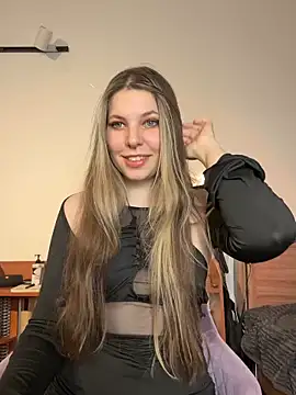 Annie aww online show from March 2025 09:16:01 PM