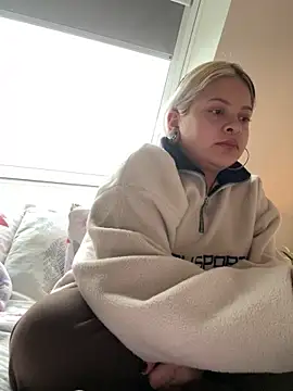 Snapshot of sammymoon chatting on January 2025 09:17:02 AM sammymoon online show from January 2025 09:17:02 AM