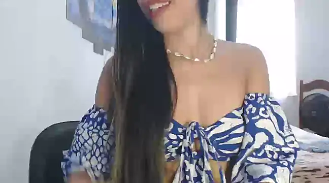 Snapshot of Blanc_Sophie chatting on January 2025 06:48:01 PM Blanc Sophie online show from January 2025 06:48:01 PM