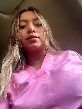 amanda-medrano1 online show from October 2025 02:04:02 PM