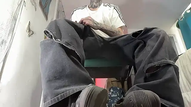 Snapshot of Saturno_v chatting on January 2025 10:28:02 AM Saturno v online show from January 2025 10:28:02 AM