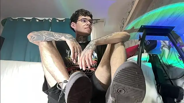 Snapshot of Saturno_v chatting on January 2025 10:12:02 PM Saturno v online show from January 2025 10:12:02 PM