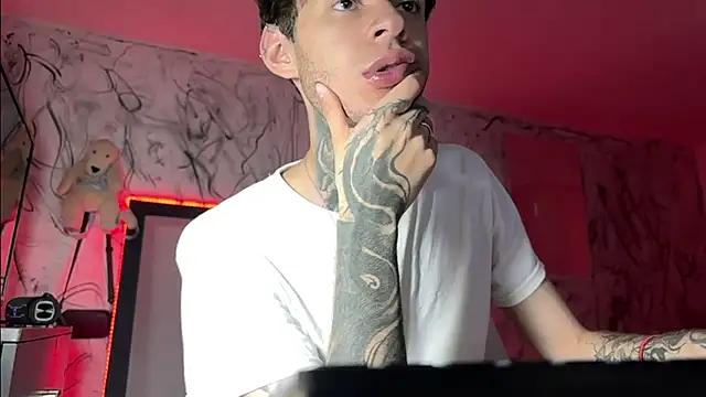 Snapshot of Saturno_v chatting on February 2025 10:00:02 PM Saturno v online show from February 2025 10:00:02 PM