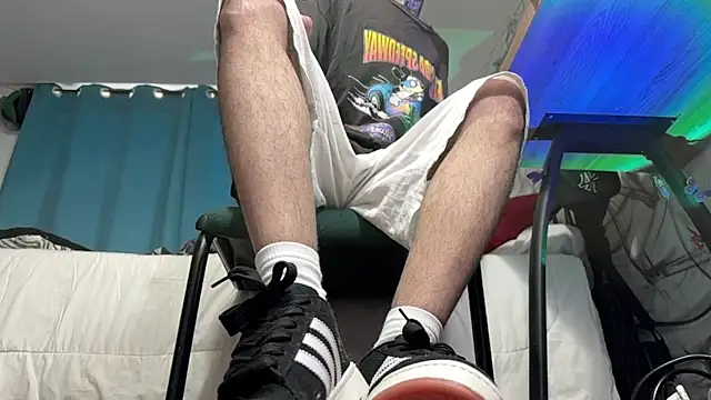 Snapshot of Saturno_v chatting on February 2025 11:21:02 AM Saturno v online show from February 2025 11:21:02 AM