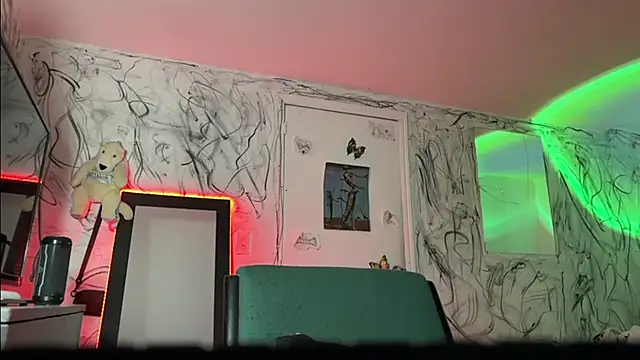 Snapshot of Saturno_v chatting on February 2025 10:48:01 PM Saturno v online show from February 2025 10:48:01 PM