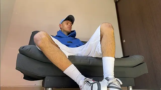 Snapshot of Saturno_v chatting on March 2025 07:49:02 PM Saturno v online show from March 2025 07:49:02 PM