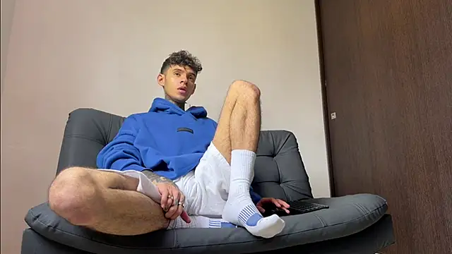 Snapshot of Saturno_v chatting on March 2025 03:15:02 PM Saturno v online show from March 2025 03:15:02 PM