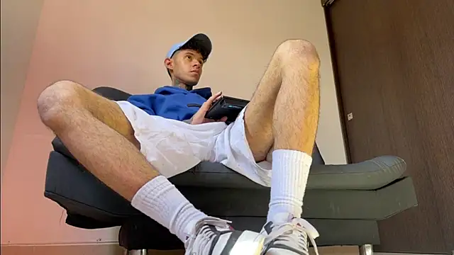 Snapshot of Saturno_v chatting on March 2025 12:11:02 PM Saturno v online show from March 2025 12:11:02 PM