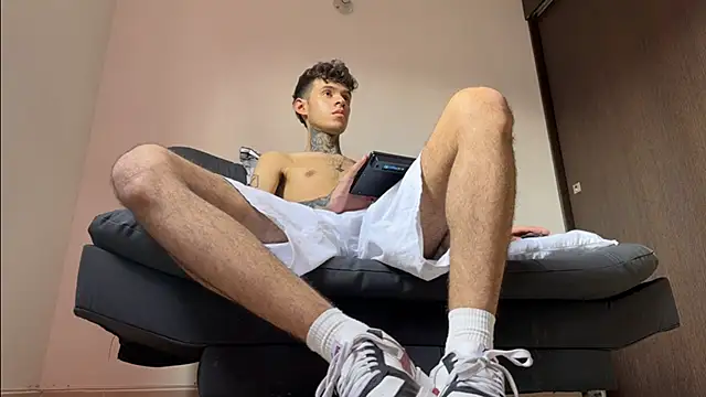 Snapshot of Saturno_v chatting on March 2025 09:51:02 PM Saturno v online show from March 2025 09:51:02 PM