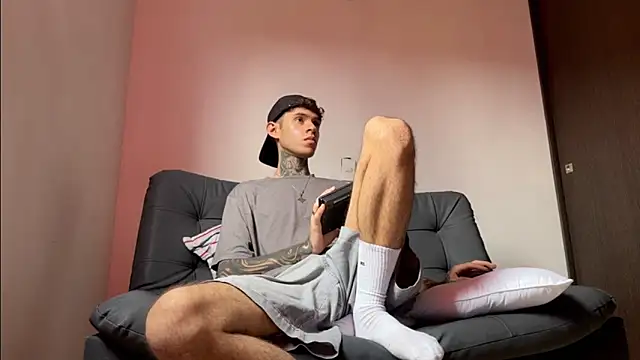 Snapshot of Saturno_v chatting on March 2025 02:12:02 PM Saturno v online show from March 2025 02:12:02 PM