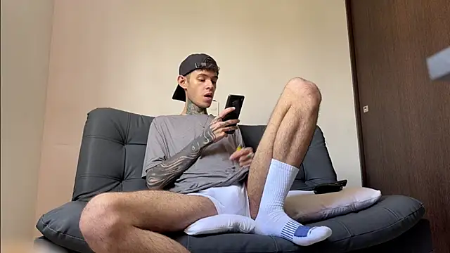 Snapshot of Saturno_v chatting on March 2025 12:55:02 PM Saturno v online show from March 2025 12:55:02 PM