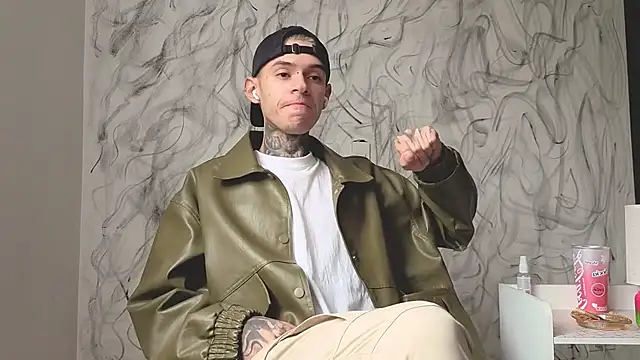 Snapshot of Saturno_v chatting on October 2025 01:23:01 PM Saturno v online show from October 2025 01:23:01 PM