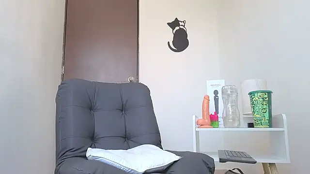 Snapshot of Saturno_v chatting on October 2025 02:19:01 PM Saturno v online show from October 2025 02:19:01 PM