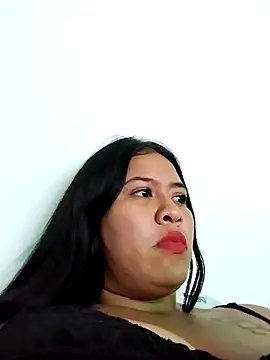 Snapshot of Miia_grand chatting on December 2024 06:35:01 PM Miia grand online show from December 2024 06:35:01 PM