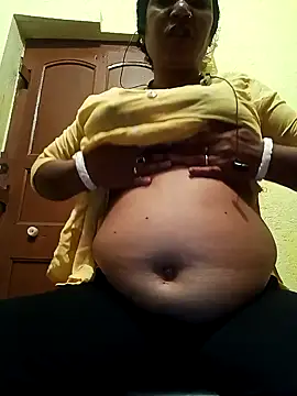 Snapshot of Riyaa_2024 chatting on December 2024 04:40:01 PM Riyaa 2024 online show from December 2024 04:40:01 PM