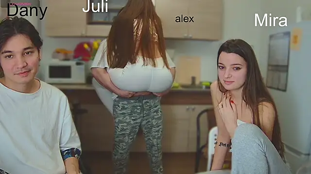 Snapshot of fcjuicy_pussy chatting on March 2025 04:07:02 PM fcjuicy pussy online show from March 2025 04:07:02 PM