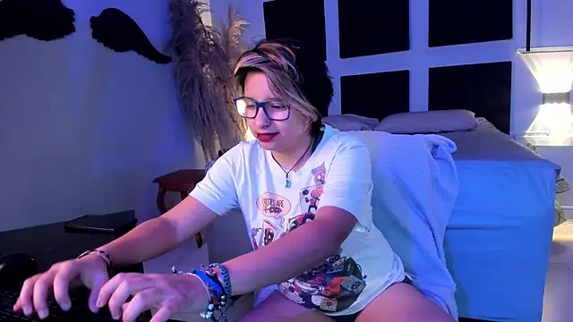 NovaGlitz online show from December 2024 12:03:01 PM