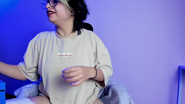 NovaGlitz online show from January 2025 11:43:01 AM