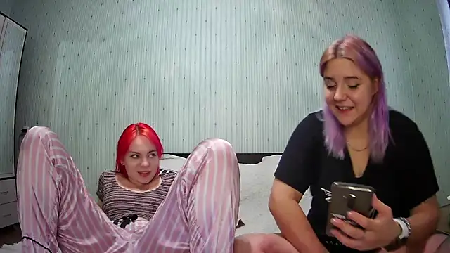 Snapshot of ChrisGirls chatting on December 2024 10:01:02 AM ChrisGirls online show from December 2024 10:01:02 AM