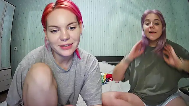 Snapshot of ChrisGirls chatting on December 2024 02:17:02 PM ChrisGirls online show from December 2024 02:17:02 PM