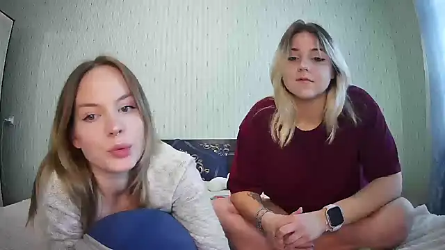 Snapshot of ChrisGirls chatting on September 2025 11:37:01 AM ChrisGirls online show from September 2025 11:37:01 AM