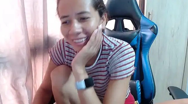 Snapshot of Erotic_latina chatting on February 2025 12:43:02 PM Erotic latina online show from February 2025 12:43:02 PM