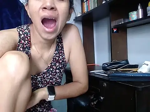 Snapshot of Erotic_latina chatting on November 2025 12:06:01 PM Erotic latina online show from November 2025 12:06:01 PM