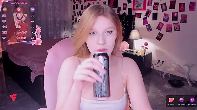 Snapshot of KarambaMoon chatting on March 2026 09:07:01 PM KarambaMoon online show from March 2026 09:07:01 PM