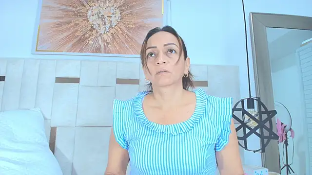 Snapshot of Hottest_Mature_ chatting on October 2025 03:06:02 AM Hottest Mature  online show from October 2025 03:06:02 AM