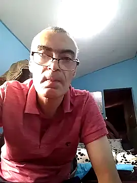 hugosafado333 online show from March 2025 04:32:02 PM