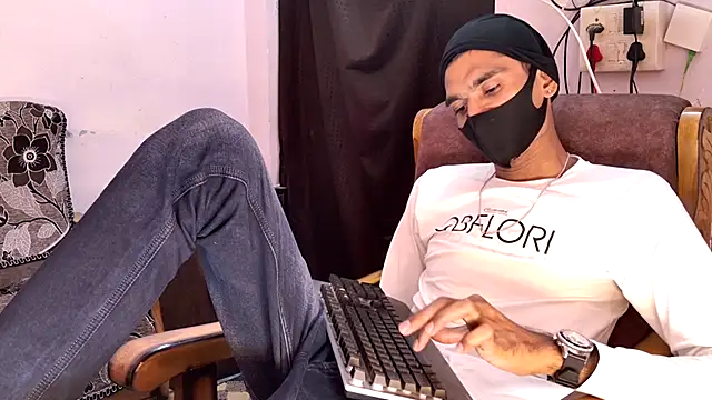 Snapshot of Habibi_big_b chatting on March 2026 09:15:02 AM Habibi big b online show from March 2026 09:15:02 AM