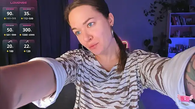 Snapshot of ami_amour_ chatting on February 2025 08:03:02 PM ami amour  online show from February 2025 08:03:02 PM