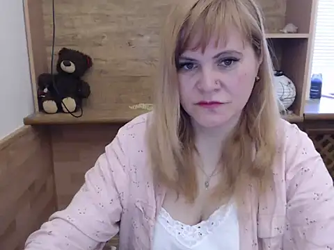 Snapshot of DaniellaKiss chatting on April 2026 09:06:01 AM DaniellaKiss online show from April 2026 09:06:01 AM