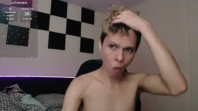Snapshot of bryamado69 chatting on September 2025 02:27:02 AM bryamado69 online show from September 2025 02:27:02 AM