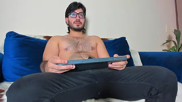 Snapshot of Ackerman_Eren_ chatting on January 2025 06:02:01 PM Ackerman Eren online show from January 2025 06:02:01 PM