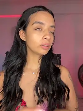 Laura fernandezII online show from October 2025 09:24:01 PM