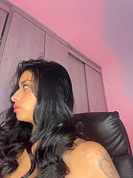 Laura fernandezII online show from December 2025 08:27:01 PM