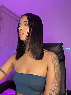 Laura fernandezII online show from April 2026 01:22:02 AM