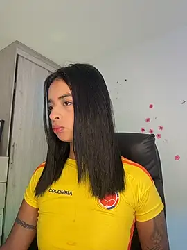 Laura fernandezII online show from June 2026 01:44:02 PM
