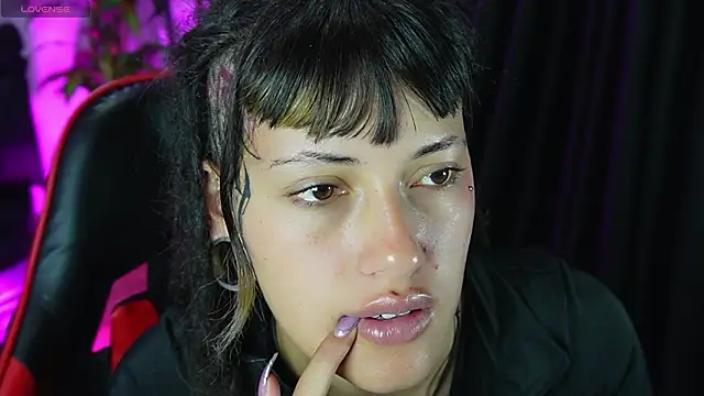 Snapshot of _sharlotte777 chatting on March 2026 01:05:02 PM sharlotte777 online show from March 2026 01:05:02 PM