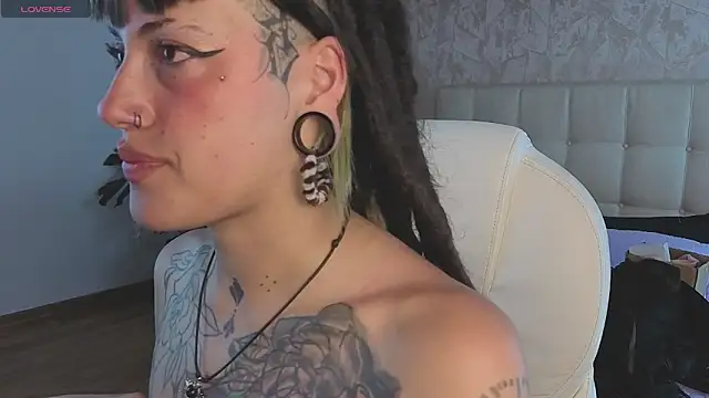 Snapshot of _sharlotte777 chatting on March 2026 04:28:02 AM sharlotte777 online show from March 2026 04:28:02 AM