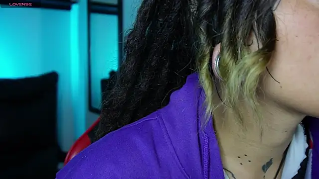 Snapshot of _sharlotte777 chatting on April 2026 01:56:01 PM sharlotte777 online show from April 2026 01:56:01 PM