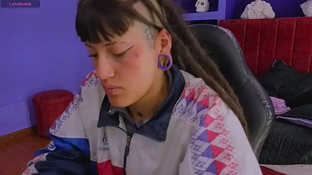 Snapshot of _sharlotte777 chatting on April 2026 06:10:01 PM sharlotte777 online show from April 2026 06:10:01 PM