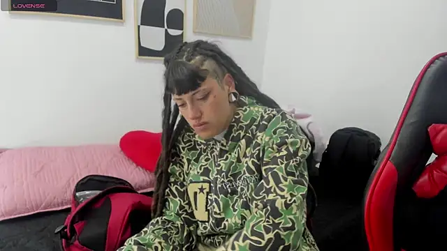 Snapshot of _sharlotte777 chatting on April 2026 03:36:01 PM sharlotte777 online show from April 2026 03:36:01 PM