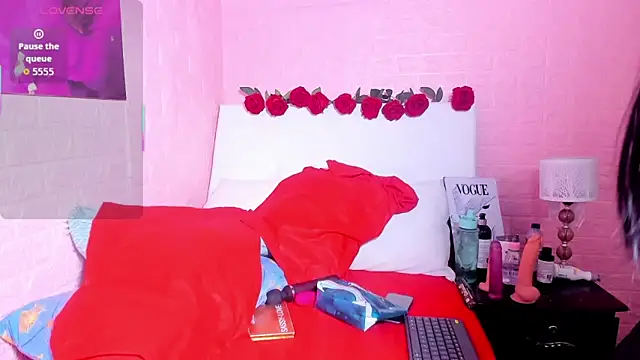 Snapshot of LYAA_COLLINS_ chatting on November 2025 11:42:01 AM LYAA COLLINS online show from November 2025 11:42:01 AM