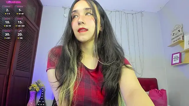 Snapshot of juliieta_love chatting on December 2024 07:43:02 PM juliieta love online show from December 2024 07:43:02 PM